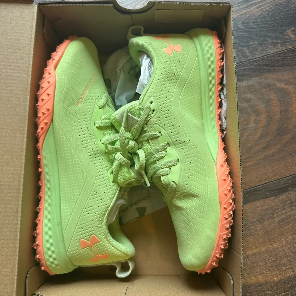 EUC Under Armour UA Shadow Turf 2.0 cleats Green - Picture 2 of 10